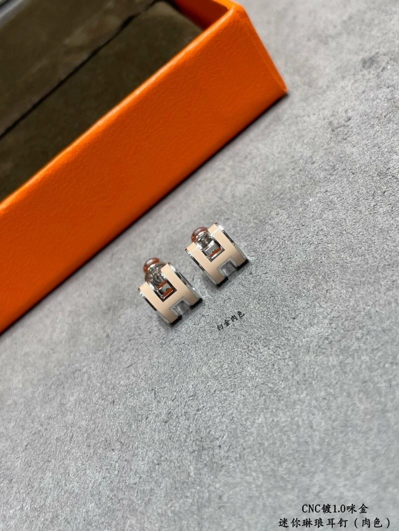 Sleek Hermes Earrings 247075