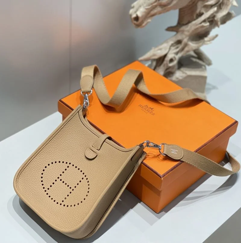 Snug Hermes Evelyn Bags 48276