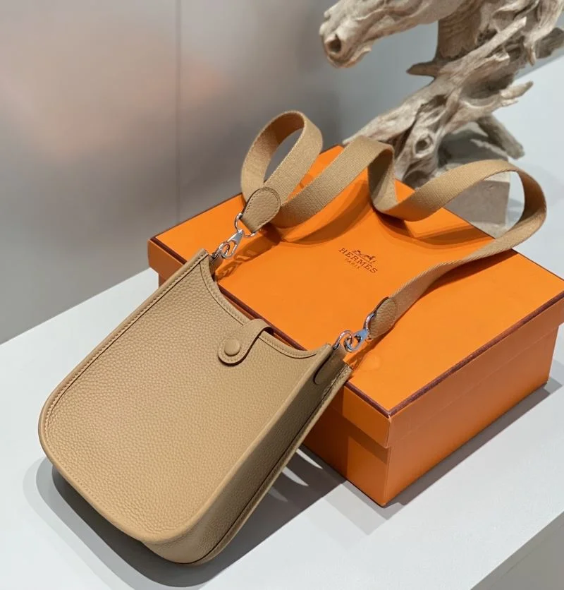 Snug Hermes Evelyn Bags 48276