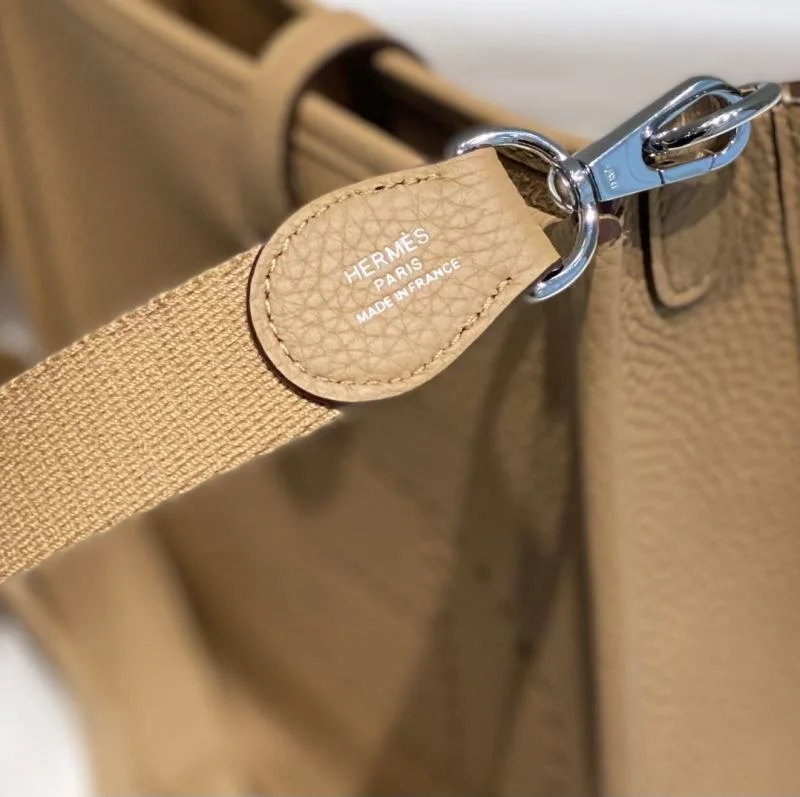 Snug Hermes Evelyn Bags 48276