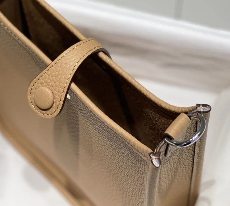 Snug Hermes Evelyn Bags 48276