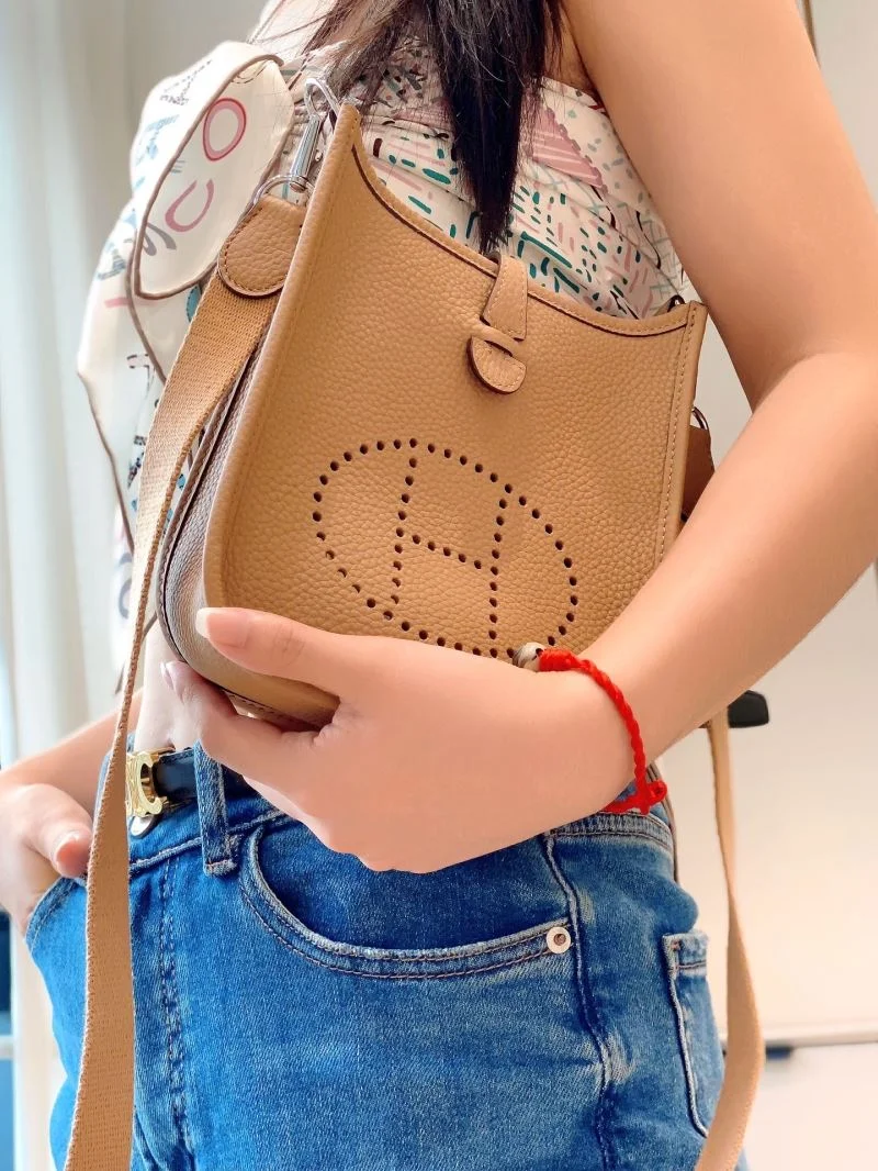 Snug Hermes Evelyn Bags 48276
