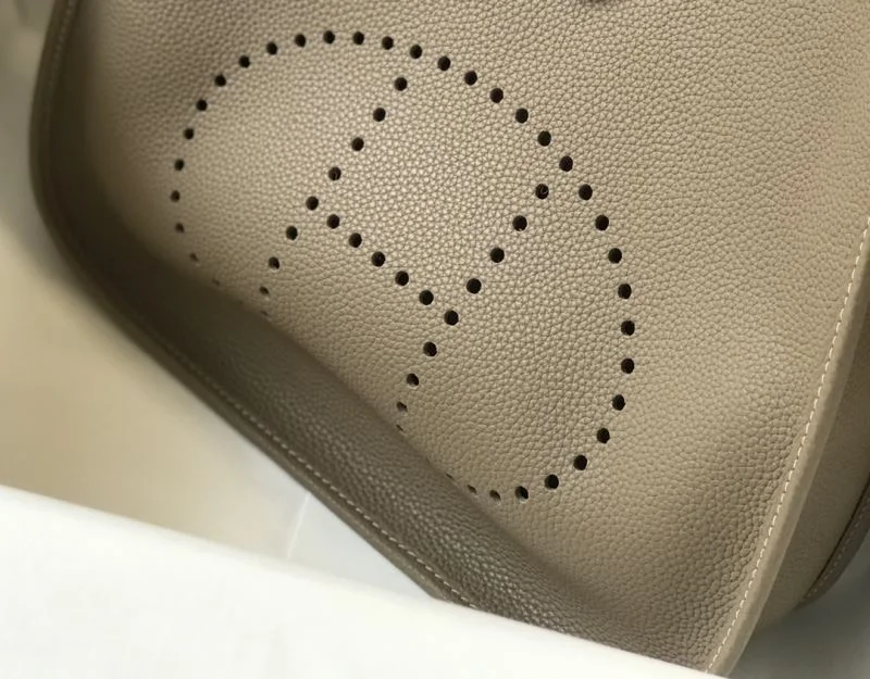 Snug Hermes Evelyn Bags 48297