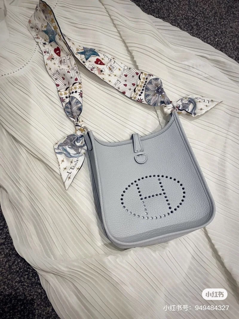Hermes Evelyn Bags Compact 48298