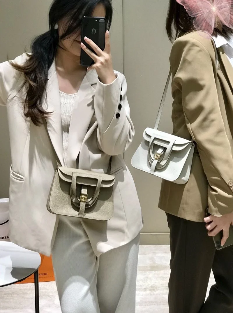 Effortless Hermes Halzan Bags 48190