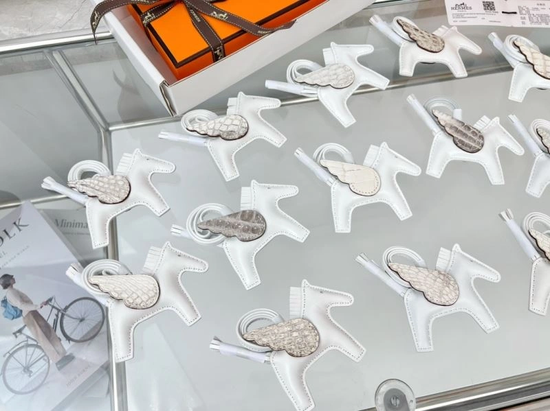 Hermes Handmade Pendant WellDesigned 73728