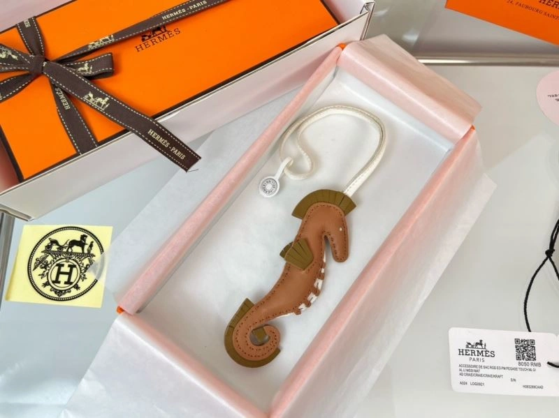 StreetReady Hermes Handmade Pendant 71794
