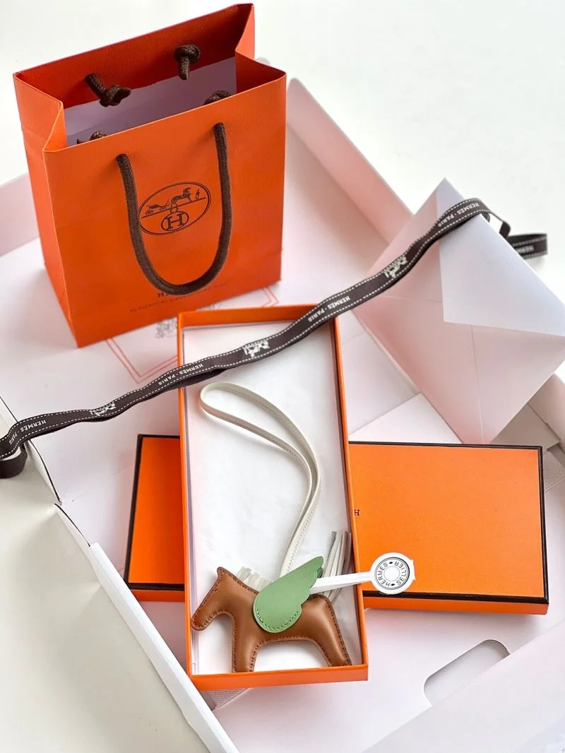 EyeCatching Hermes Handmade Pendant 48171