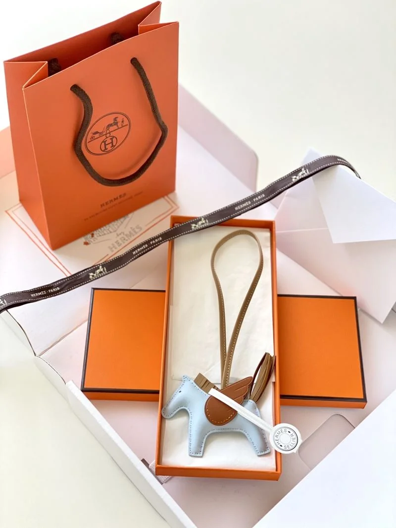 EyeCatching Hermes Handmade Pendant 48171