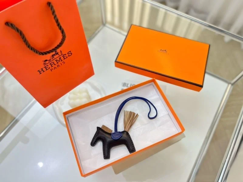 Hermes Handmade Pendant Packable 48166