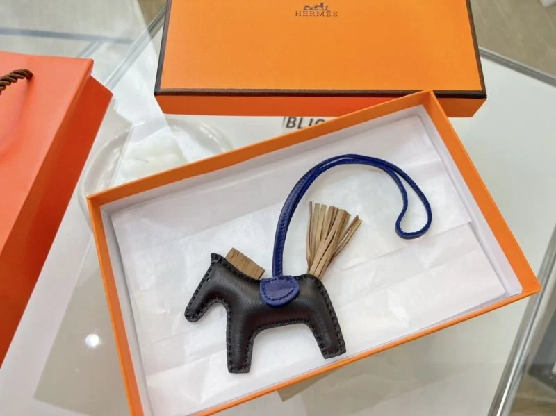 Hermes Handmade Pendant Packable 48166