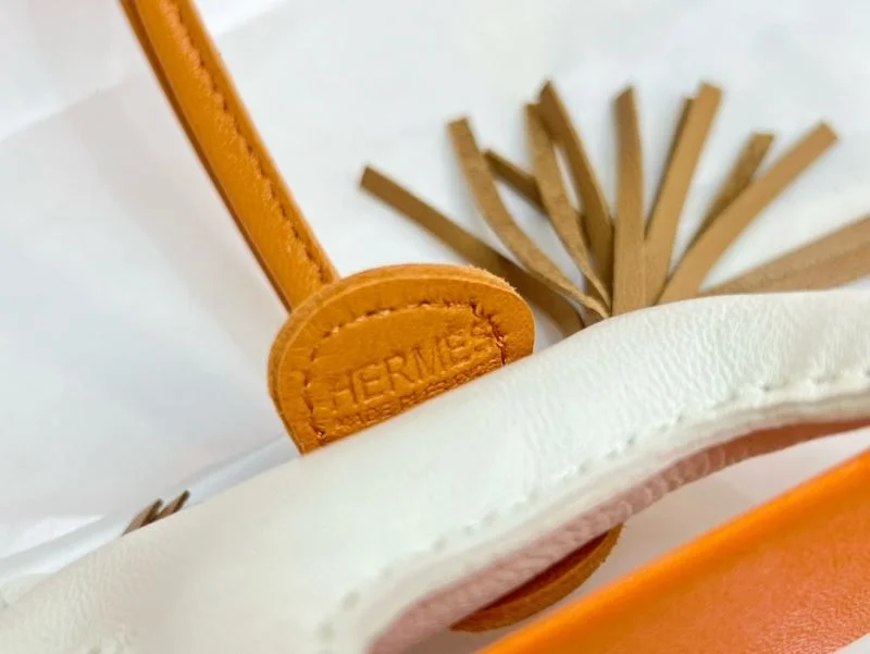 WellDesigned Hermes Handmade Pendant 48159