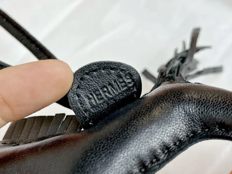 Flexible Hermes Handmade Pendant 48167