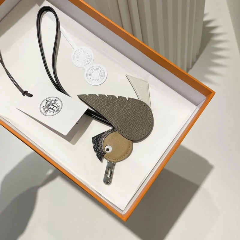 Supportive Hermes Handmade Pendant 48199