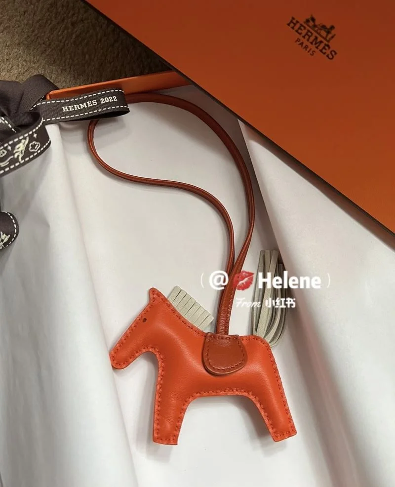 Resilient Hermes Handmade Pendant 48140