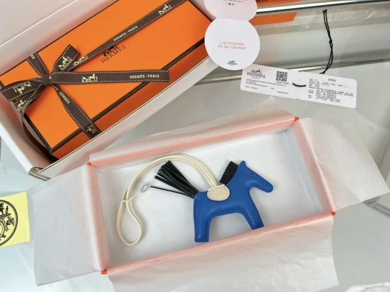 Sporty Hermes Handmade Pendant 48137