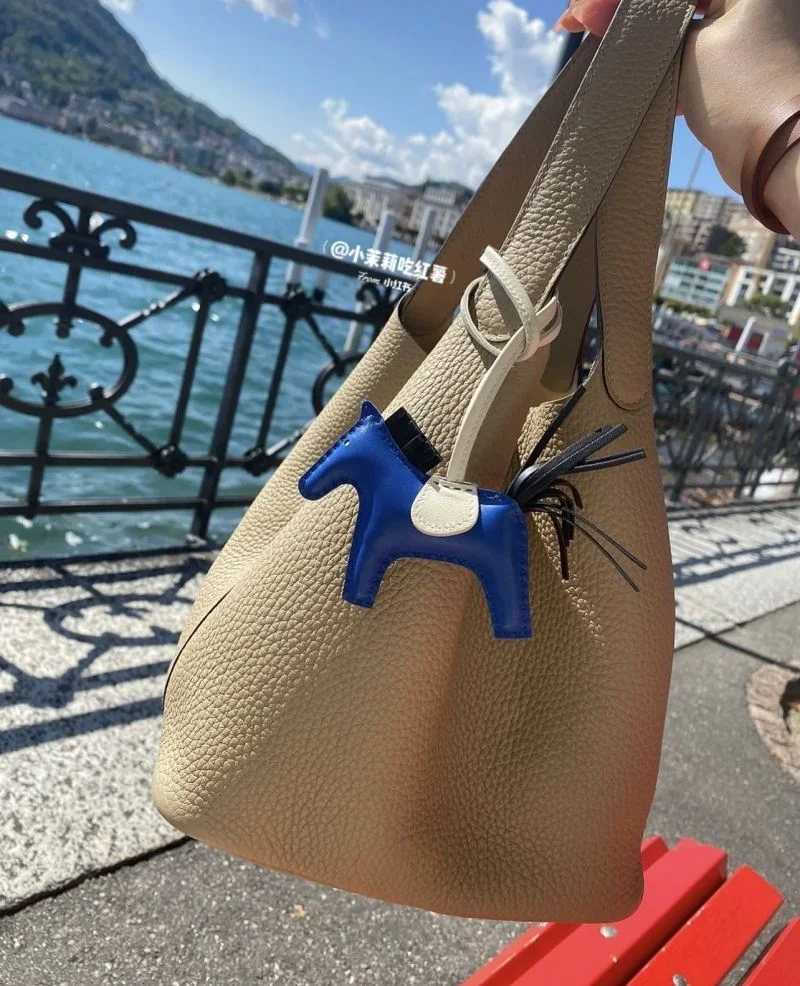 Sporty Hermes Handmade Pendant 48137