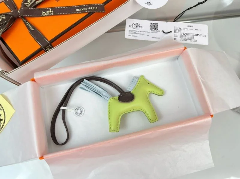 WellDesigned Hermes Handmade Pendant 48135