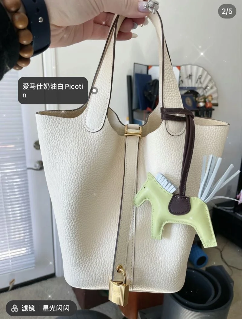 WellDesigned Hermes Handmade Pendant 48135