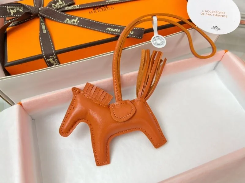 Sophisticated Hermes Handmade Pendant 48125