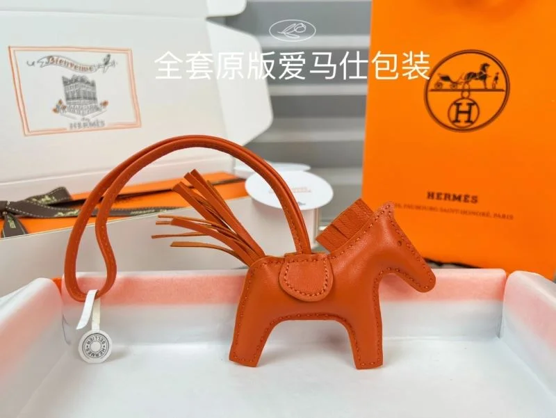 Sophisticated Hermes Handmade Pendant 48125