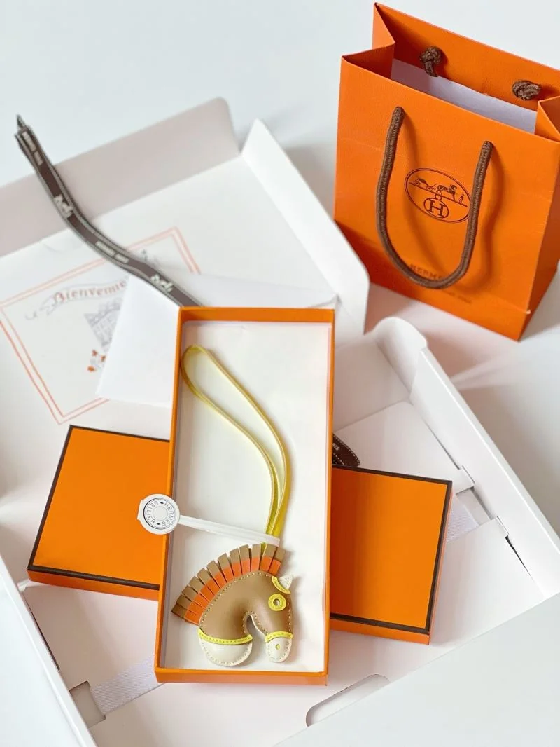 Youthful Hermes Handmade Pendant 48131
