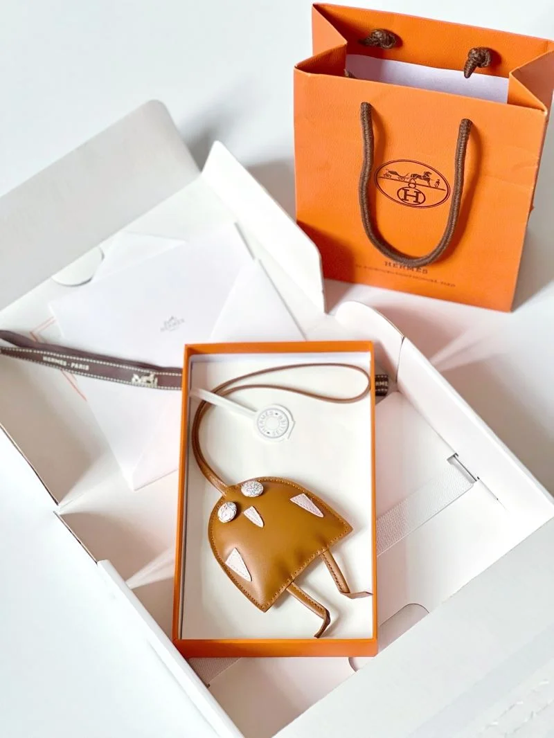 Hermes Handmade Pendant Sophisticated 48130