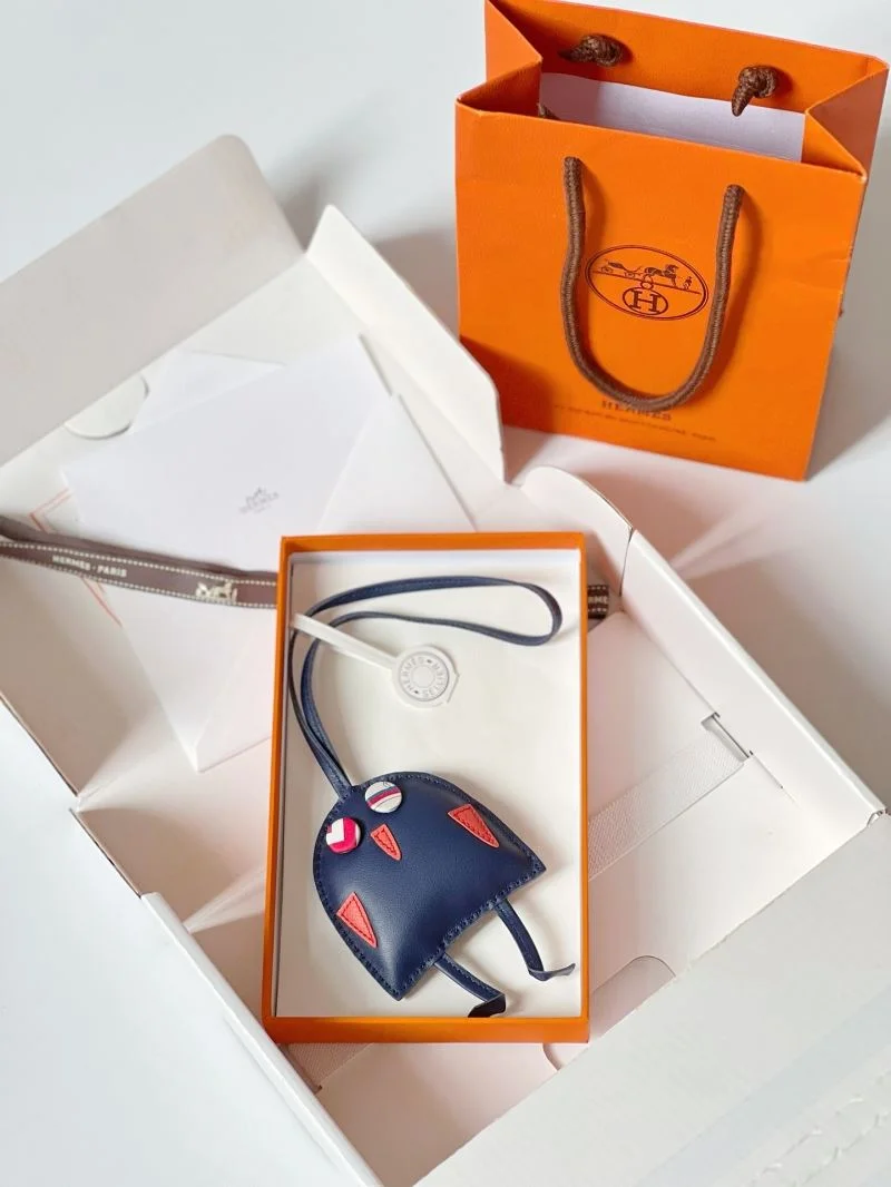 Hermes Handmade Pendant Sophisticated 48130