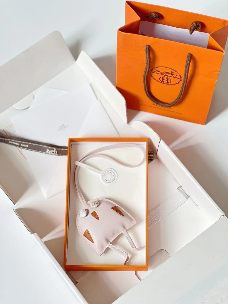 Hermes Handmade Pendant Sophisticated 48130
