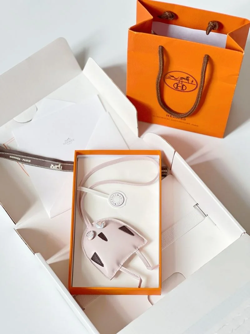 Hermes Handmade Pendant Sophisticated 48130