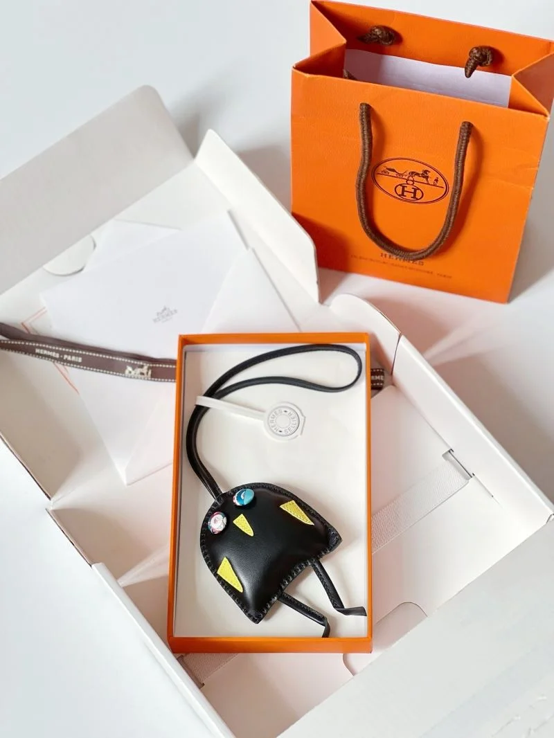Hermes Handmade Pendant Sophisticated 48130