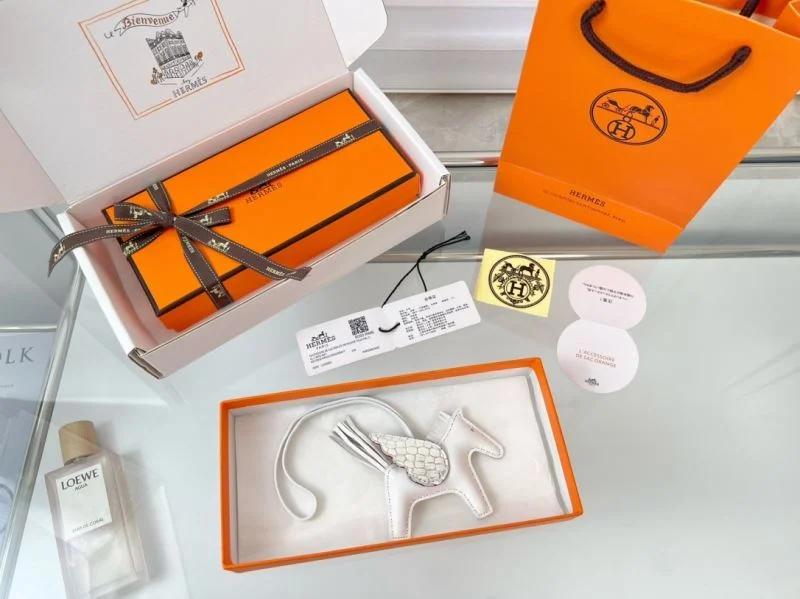 Hermes Handmade Pendant Neat 48169