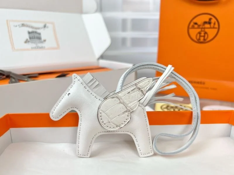 Fashionable Hermes Handmade Pendant 48114