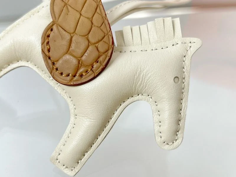 Thermal Hermes Handmade Pendant 48118