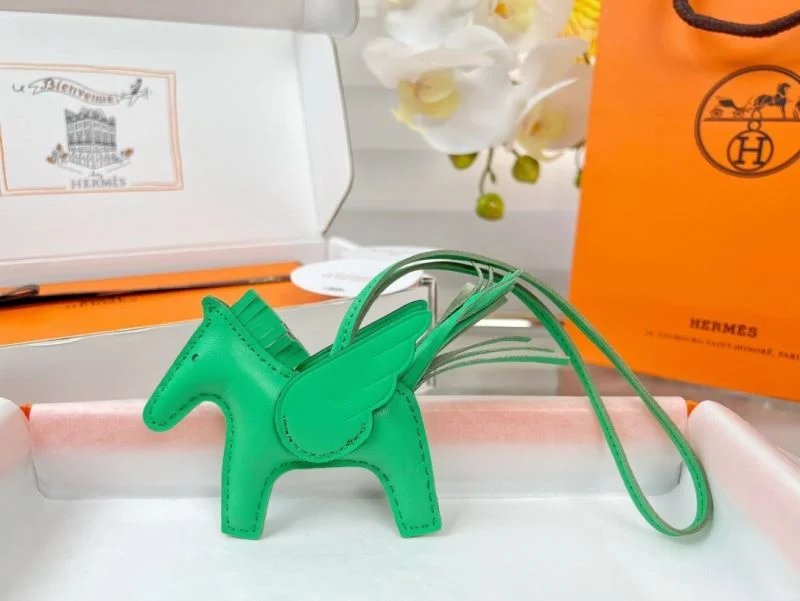 Lightweight Hermes Handmade Pendant 48103