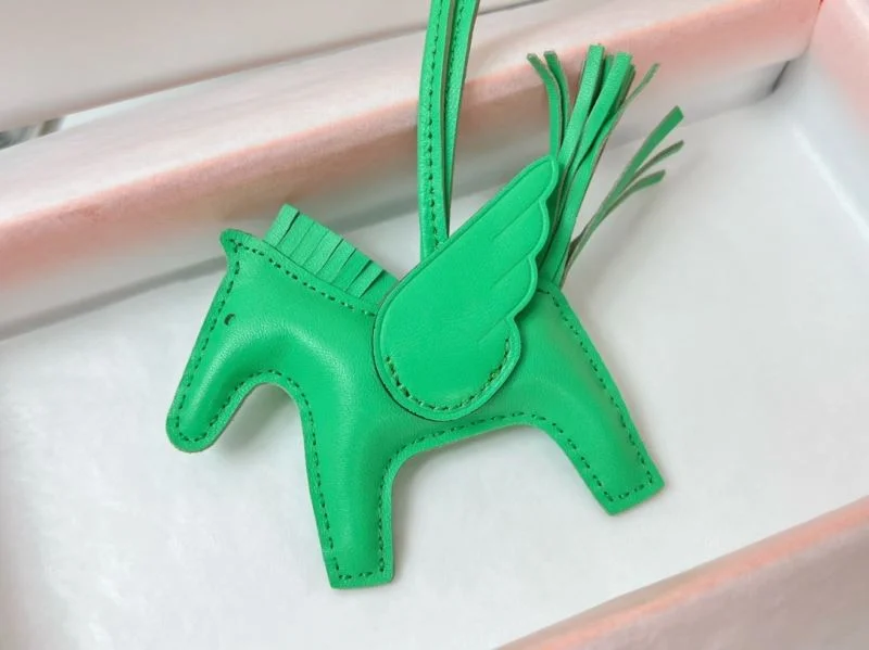 Lightweight Hermes Handmade Pendant 48103