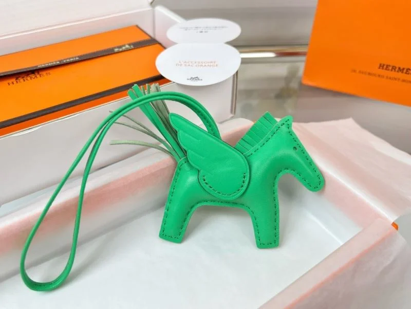 Lightweight Hermes Handmade Pendant 48103