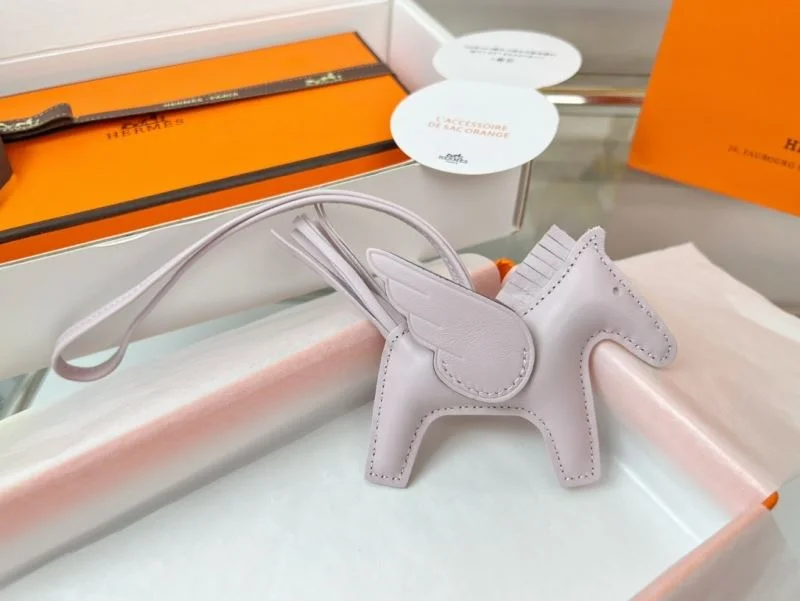 Hermes Handmade Pendant Effortless 48141