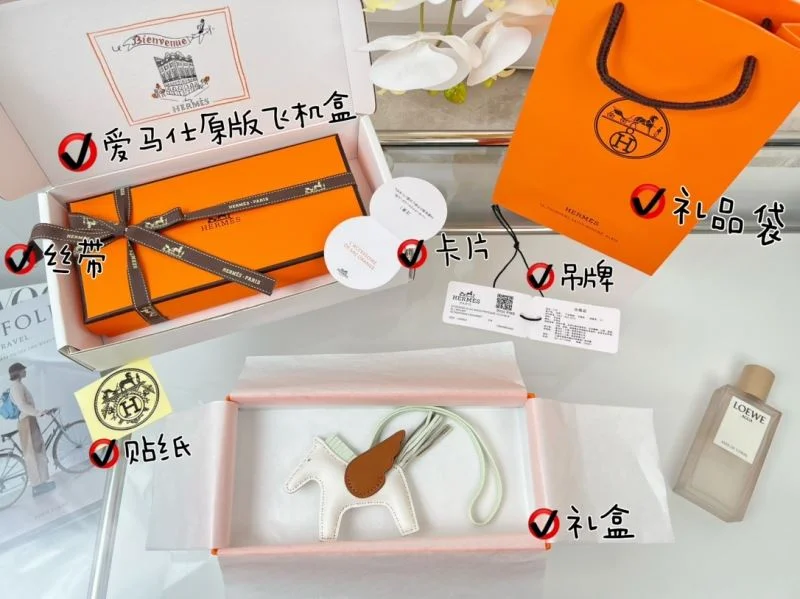 Hermes Handmade Pendant Unisex 48096
