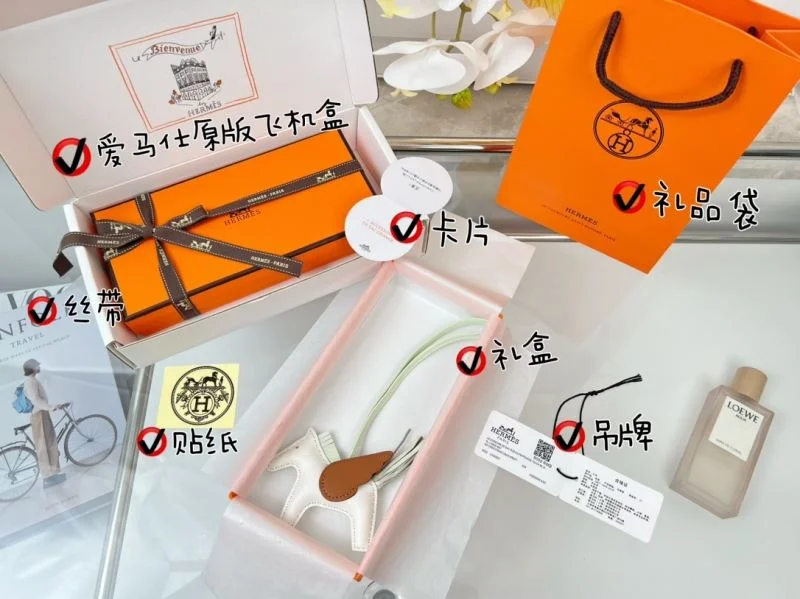 Hermes Handmade Pendant Unisex 48096