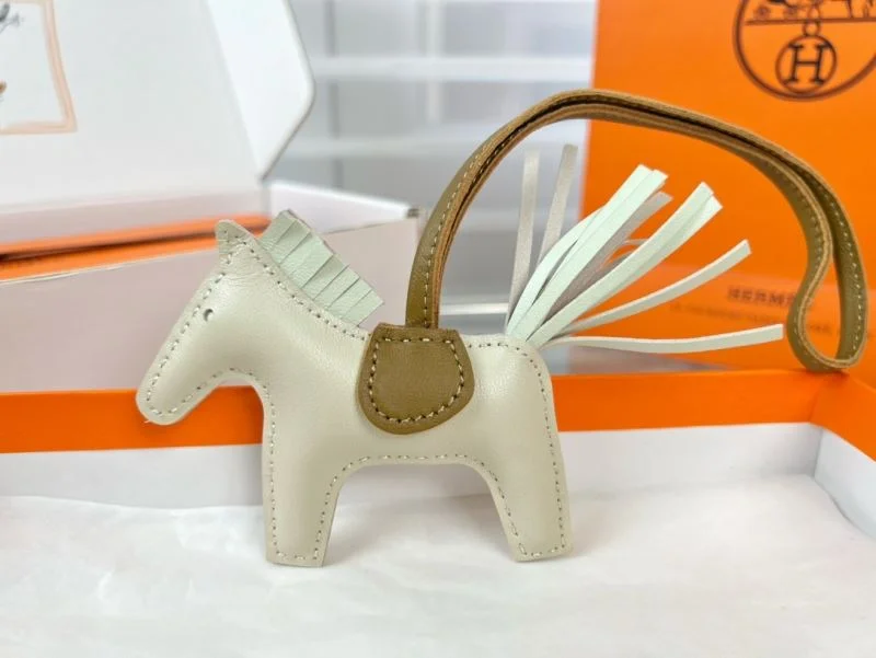 Hermes Handmade Pendant Breathable 48094