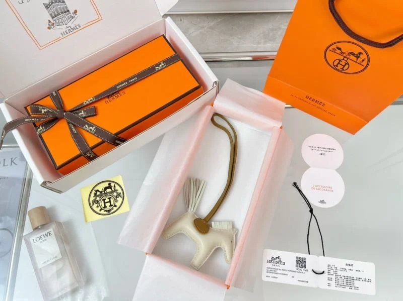 Hermes Handmade Pendant Breathable 48094
