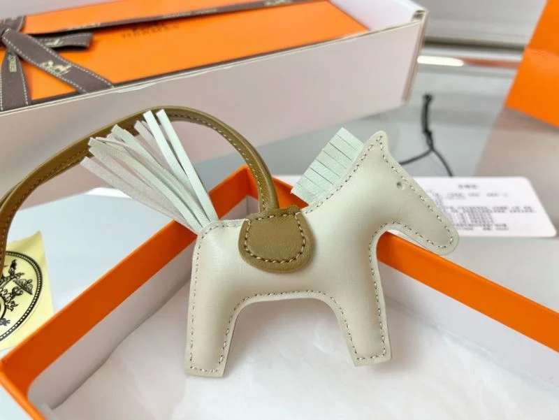 Hermes Handmade Pendant Breathable 48094