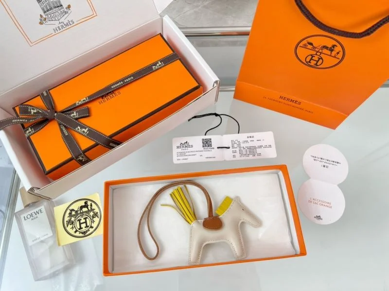 Comfortable Hermes Handmade Pendant 48092