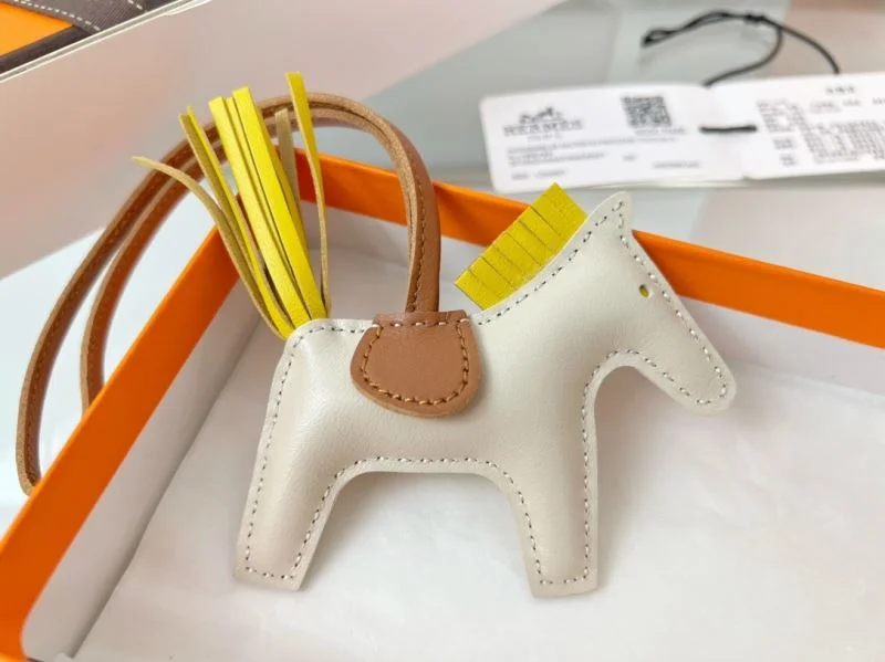 Comfortable Hermes Handmade Pendant 48092