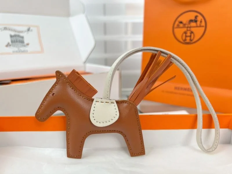 Hermes Handmade Pendant Refined 48091