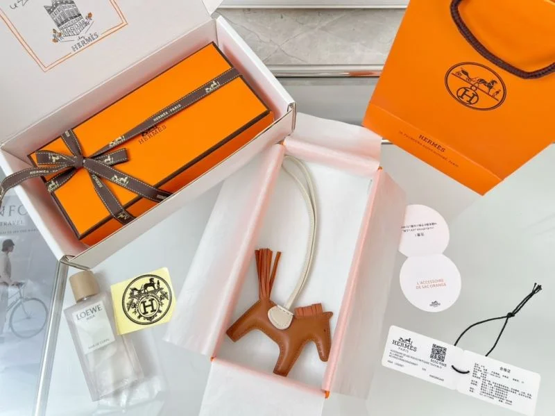 Hermes Handmade Pendant Refined 48091