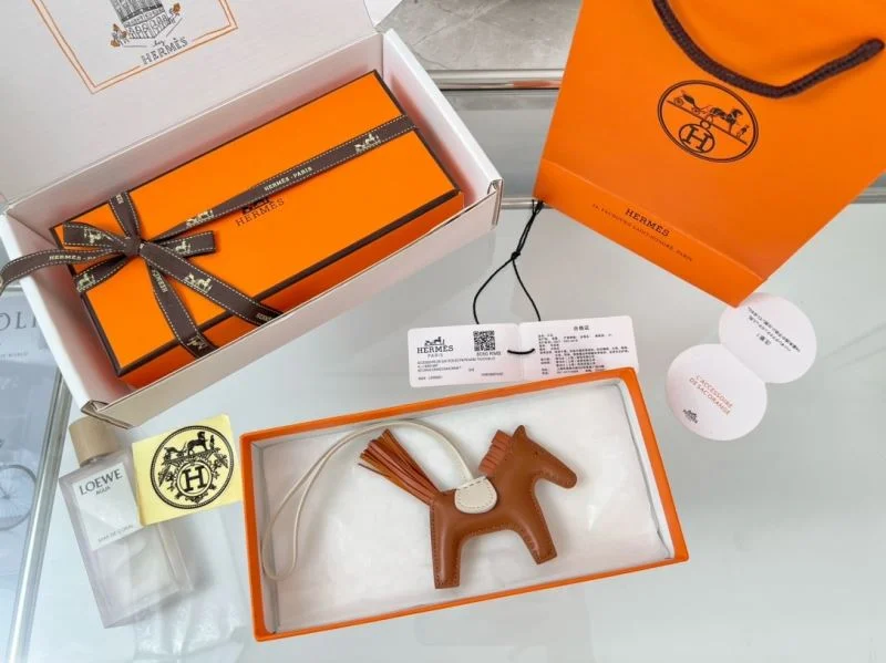 Hermes Handmade Pendant Refined 48091