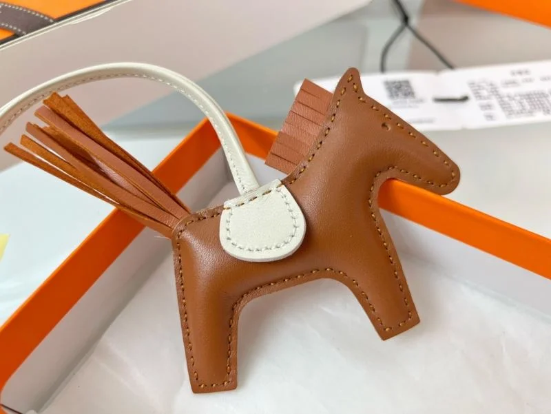 Hermes Handmade Pendant Refined 48091