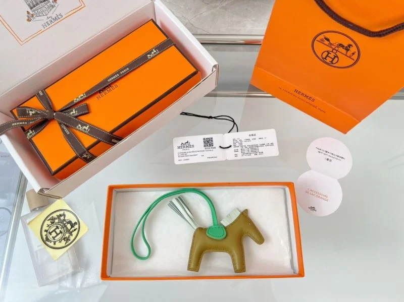 Stretchable Hermes Handmade Pendant 48085